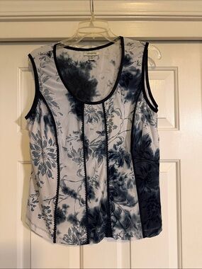 dressbarn XL Blue and White Floral Top